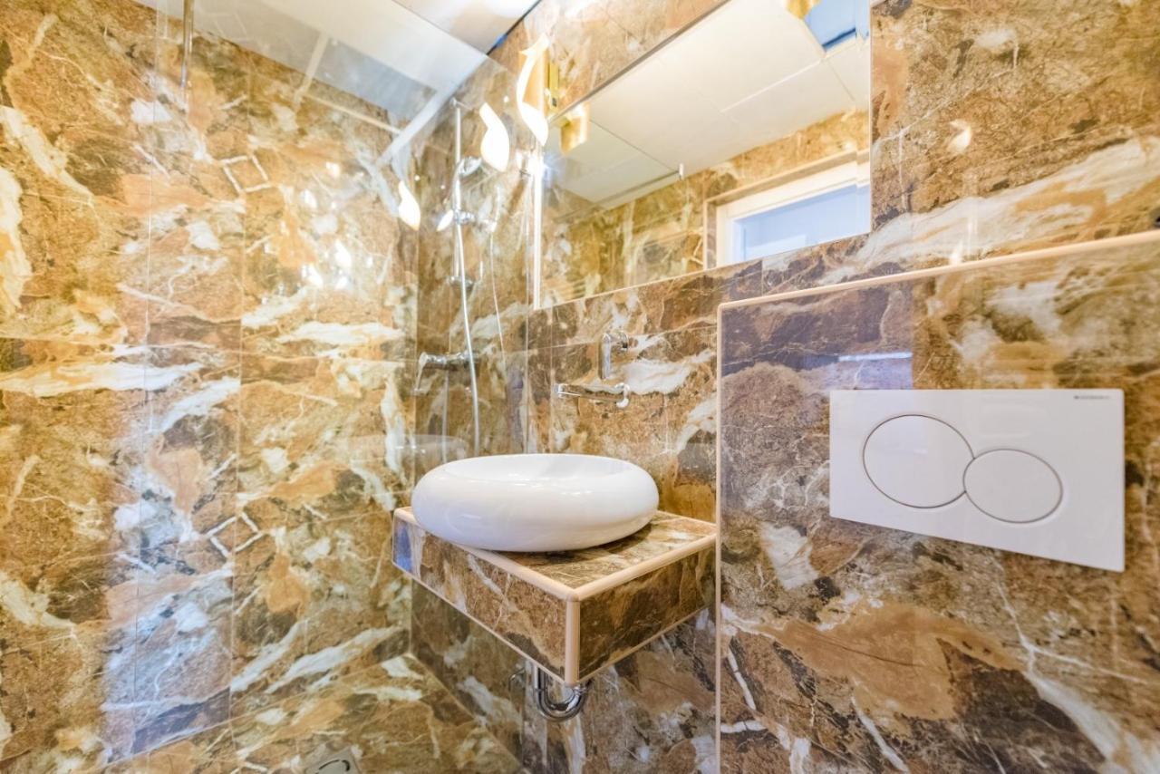 布达佩斯Enzo Capo Jacuzzi Andrassy公寓 外观 照片
